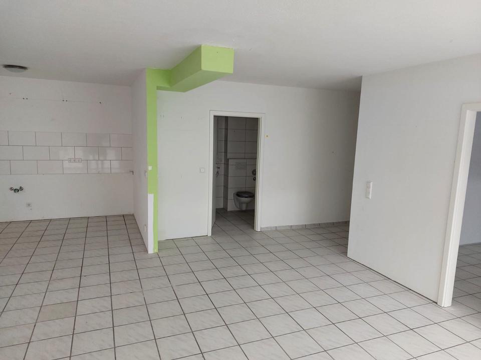 Thumbnail-Helle Erdgeschosswohnung mit Balkon