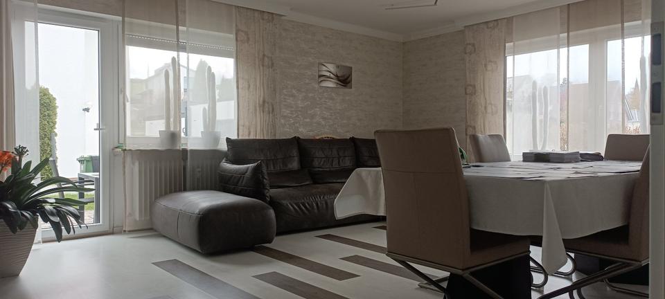 Thumbnail-Neuwertige hell 4 Zimmerwohnung mit Terrasse und Garage