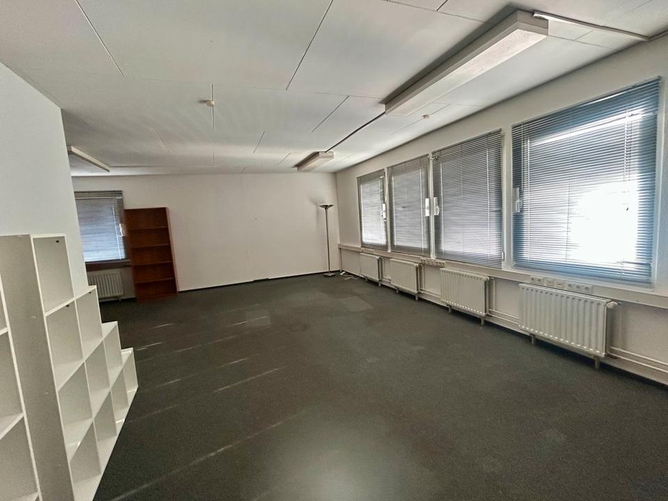 Thumbnail-Miete Büro LagerStellfläche mieten Pinneberg mit Stellplatz A23