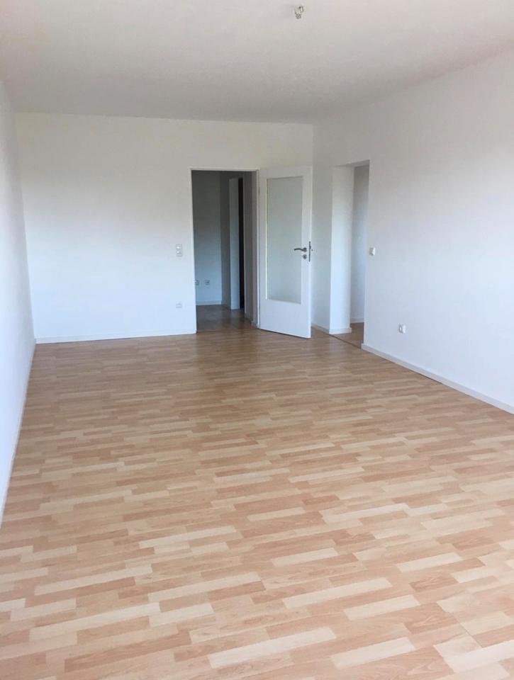 Thumbnail-Helle 2,5 Zimmer Wohnung mit großem Balkon ab sofort