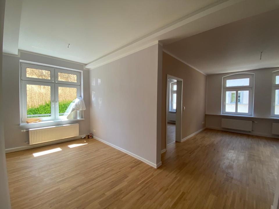 Thumbnail-2,5 Raum Altbauwohnung, hochwertig saniert, mit Balkon