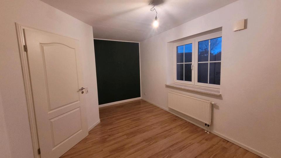 Thumbnail-Zimmer in einem ruhig gelegenem Haus mit Garten zu vermieten WG