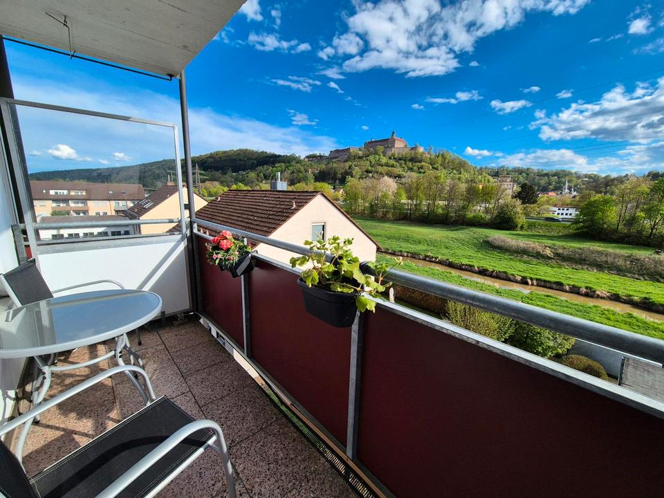 Thumbnail-3-Zimmer-Wohnung 73m² in Kulmbach 2 Balkone, Garage & Burgblick