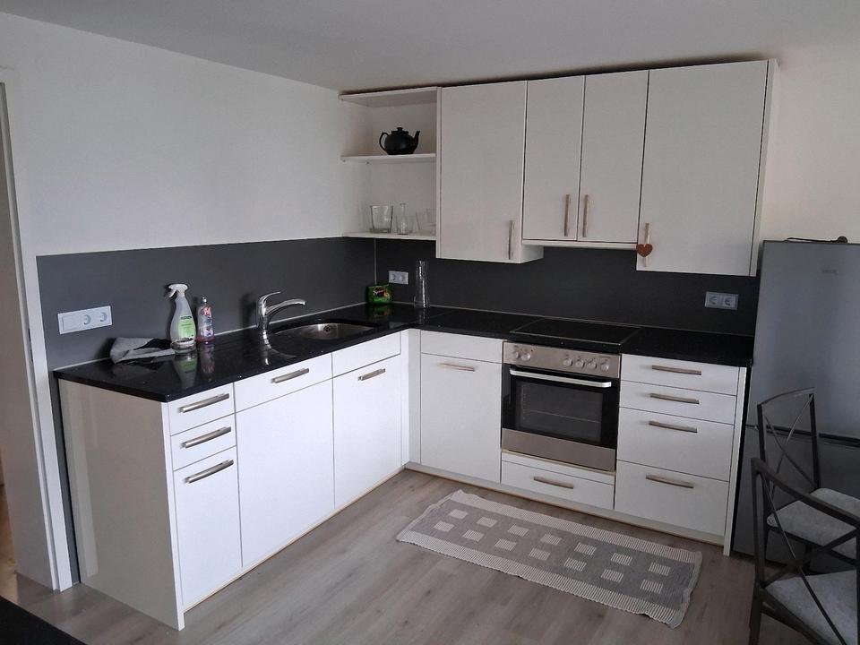 Thumbnail-Singelwohnung voll- oder teilmöbeliert