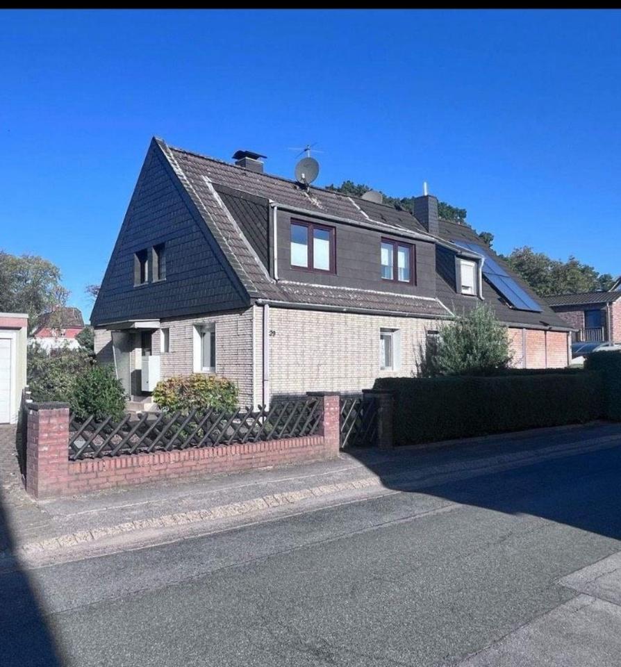 Thumbnail-Doppelhaushälfte in bester Lage mit großem Garten