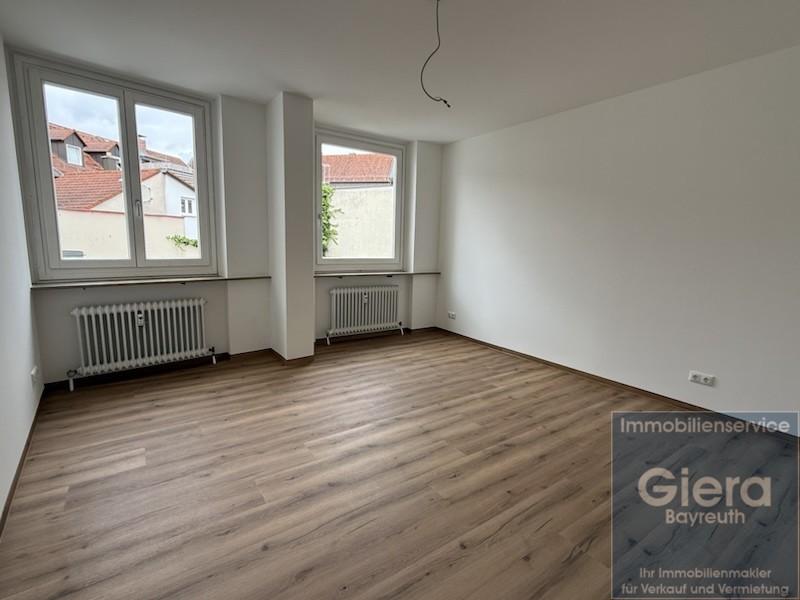 Thumbnail-Renoviertes WG-Zimmer in der Fußgängerzone