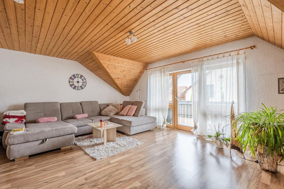 Thumbnail-Stilvolle 3-Raum-Dachgeschosswohnung mit Balkon in Volkertshausen