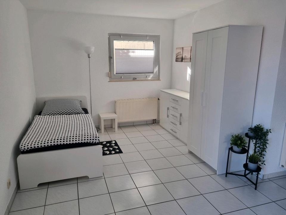 Thumbnail-Möblierte, geräumige und gepflegte Pendler-Wohnung mit Terrasse