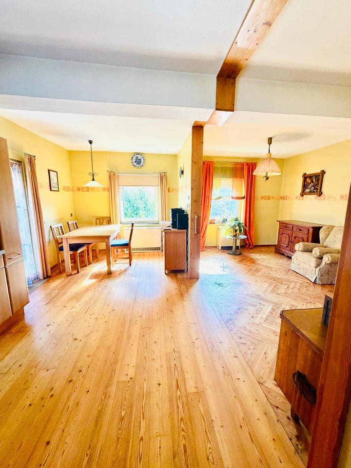 Thumbnail-EFH in Enkirch – 200 m², 2 Garagen, PV-Anlage & Terrasse