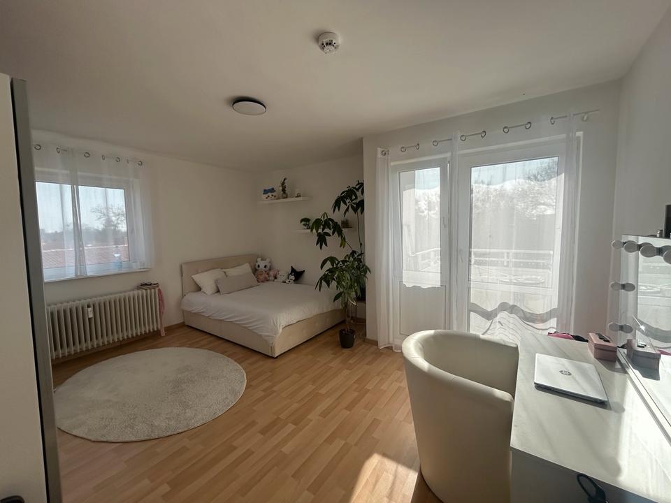 Thumbnail-Schöne 3-Zimmer-Wohnung mit Balkon & Küche – ab 01.05.