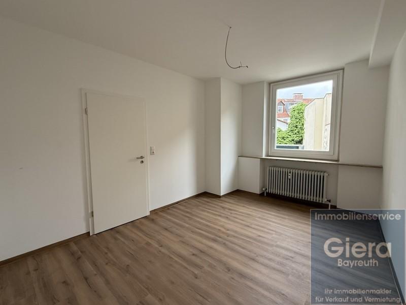 Thumbnail-Renoviertes WG-Zimmer in der Fußgängerzone
