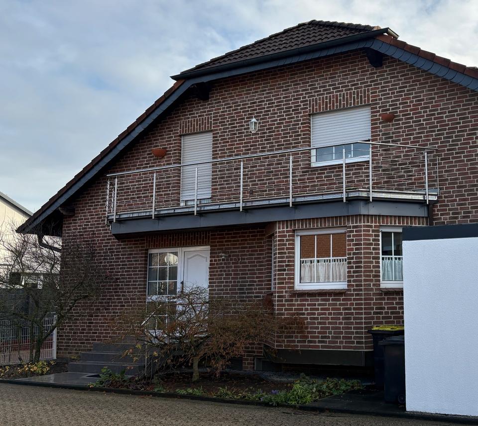 Thumbnail-Erdgeschosswohnung m. Terrasse in 2 Familienhaus in ruhiger Lage