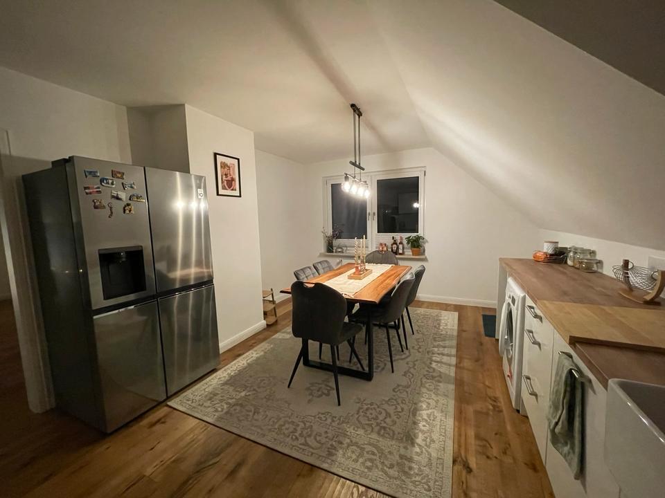 Thumbnail-Dachgeschosswohnung (ca. 100qm) in EFH mitten im Grünen
