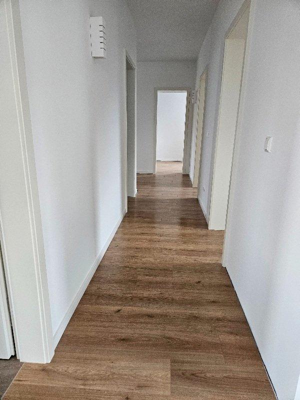 Thumbnail-Gemütliche Eigentumswohnung mit Terrasse und Garage