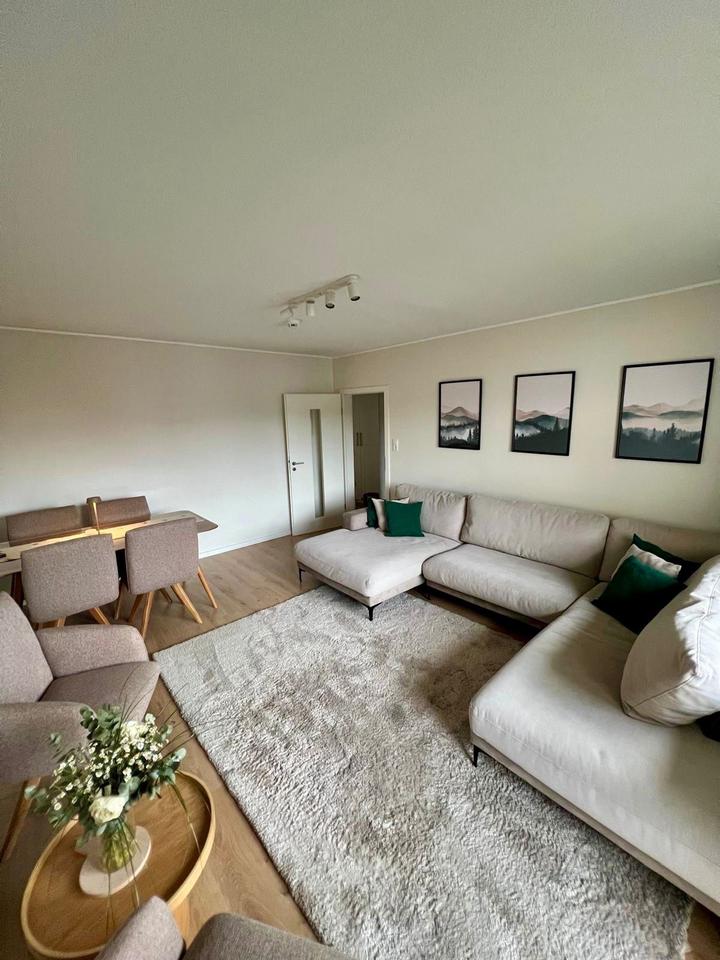 Thumbnail-Schöne Wohnung 3ZKBB mit Einbauküche frei zu 0526