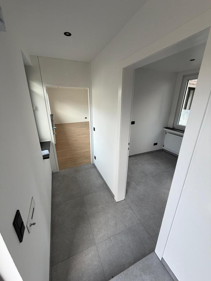 Thumbnail-Moderne, frisch renovierte 2,5 Zimmerwohnung in zentraler Lage