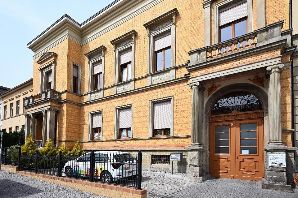 Thumbnail-204 m² Altbau-Traum: Großzügiges Wohnen mit historischem Charme