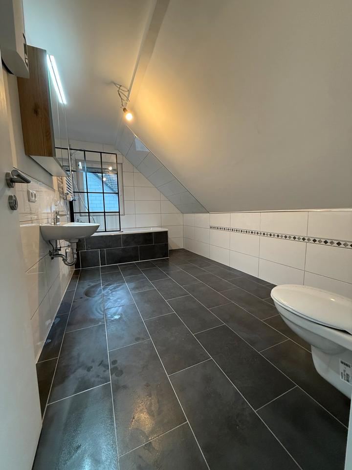 Thumbnail-Modernisierte 1,5 Zimmer DG Wohnung am Wittringer Wald