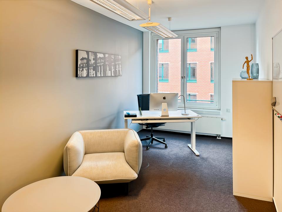 Thumbnail-Privater Büroraum für 3 Person in Regus Quartier Potsdamer Platz