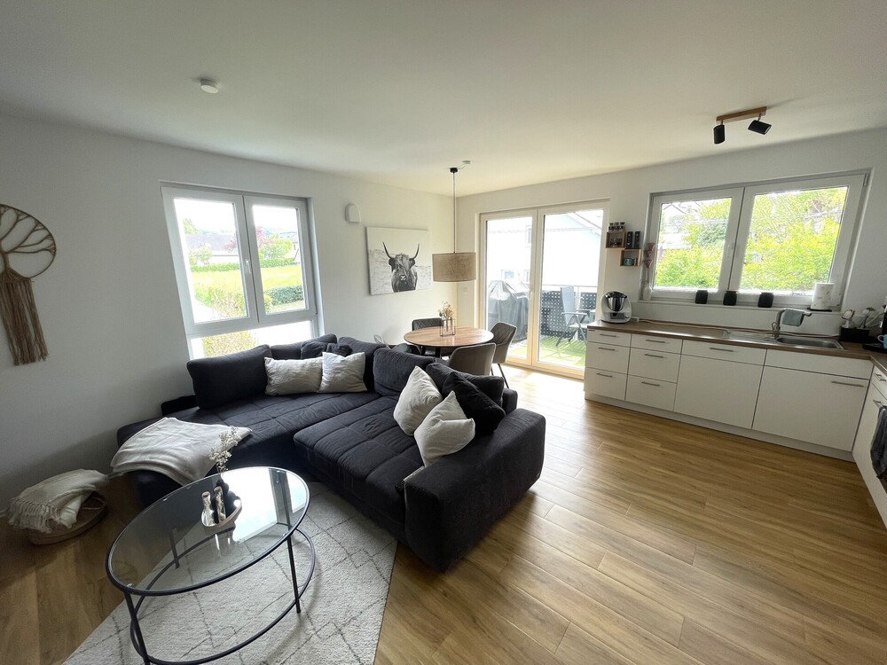 Thumbnail-Moderne 3-Zimmer-Wohnung mit Balkon