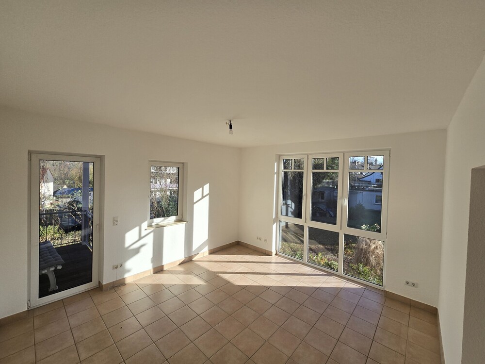 Thumbnail-Großzügige Erdgeschosswohnung mit Balkon und Terrasse
