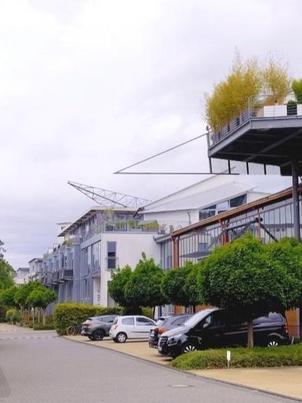 a_Gebäude Eingangseite
