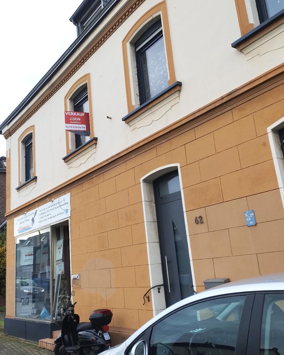 Thumbnail-Wohn- und Geschäftshaus in Köln-Hochkirchen - gleichermaßen interessant für Eigennutzer und Kapitalanleger