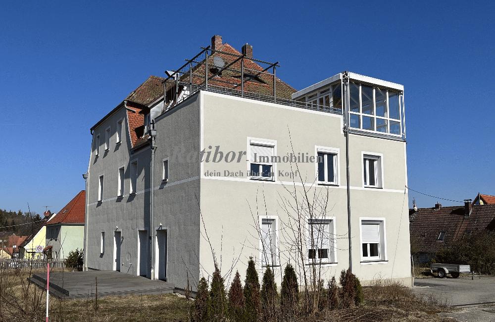 Thumbnail-Außergewöhnliche und sehr großzügige 5 Zimmer Mansardenwohnung mit Dachterrasse und Wintergarten