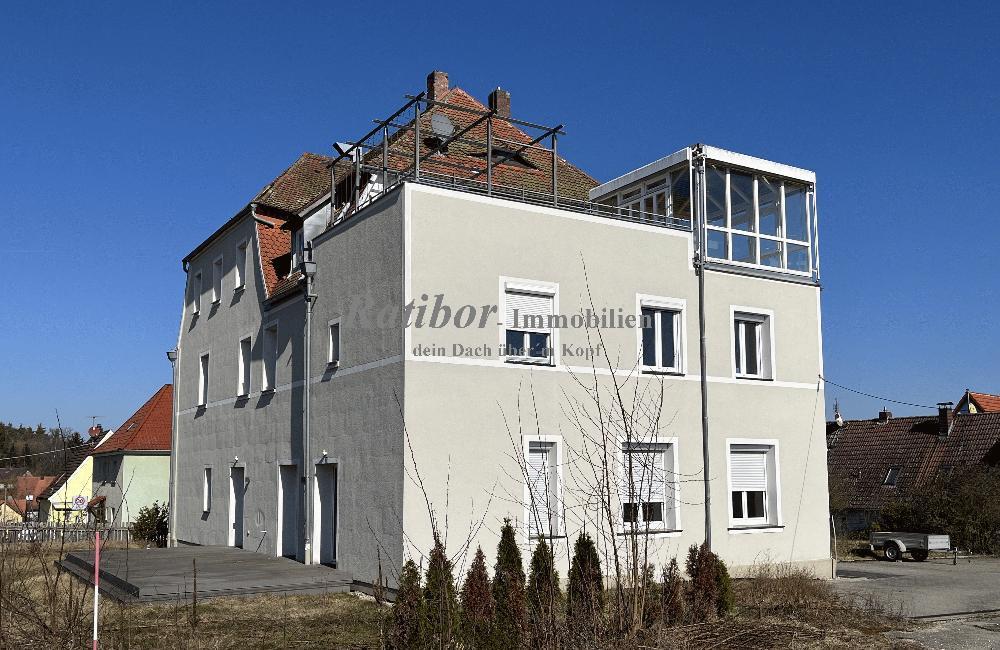 Thumbnail-Außergewöhnliche und sehr großzügige 5 Zimmer Mansardenwohnung mit Dachterrasse und Wintergarten