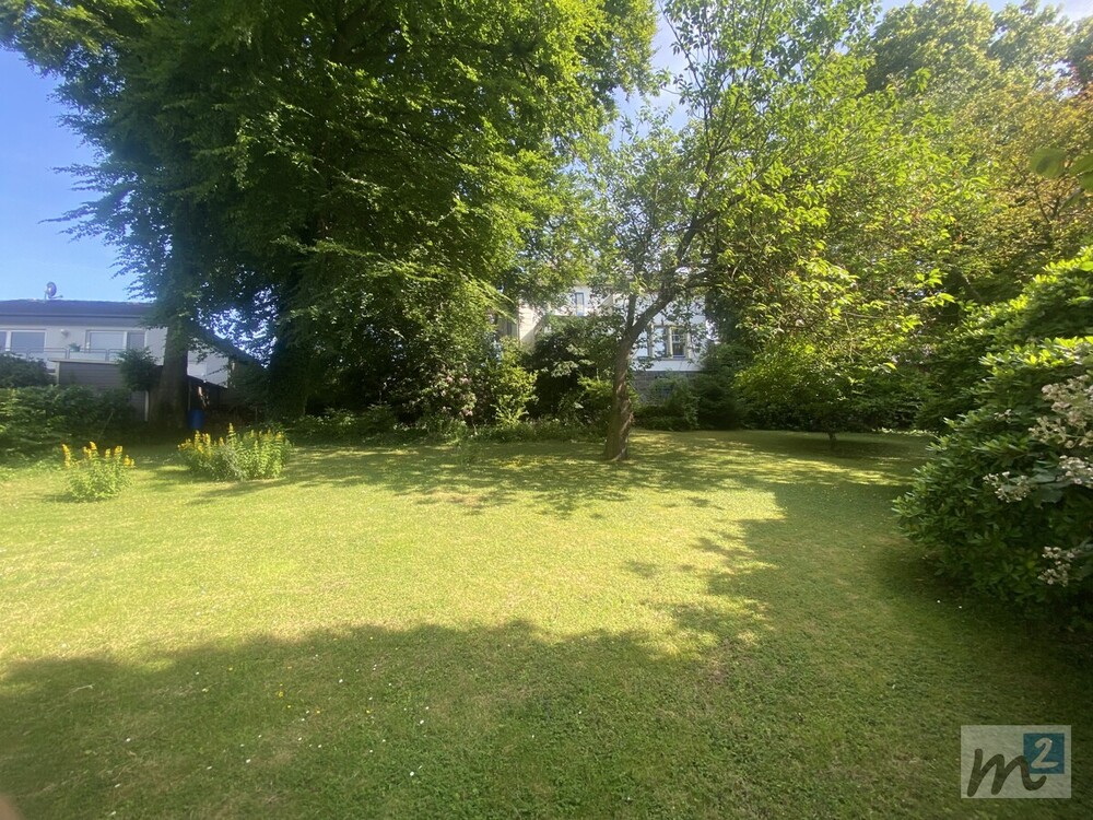 Thumbnail-Investorenchance: Quadratisches Baugrundstück für Einfamilien- oder Mehrfamilienhäuser