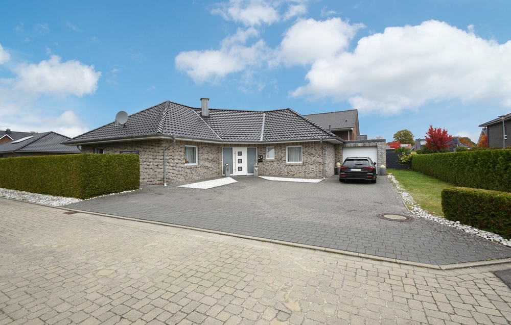 Thumbnail-Geräumiger Bungalow in zentraler, ruhiger Seitenstraße am Untenende von Papenburg!