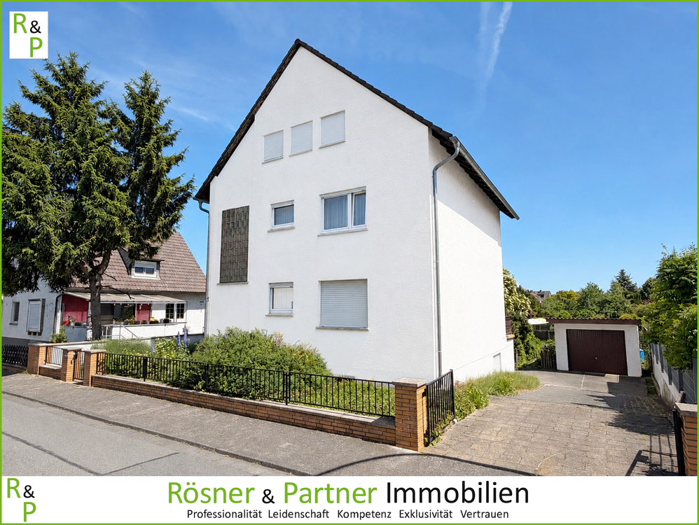 Thumbnail-Mehrfamilienhaus in ruhiger Lage – sanierungsbed. – Neubau Erweiterung nach § 34 (BauGB) möglich