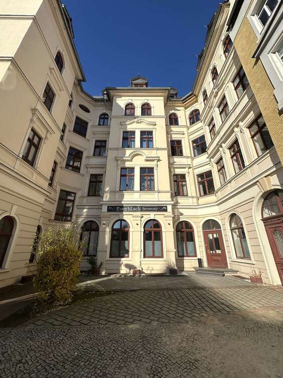 Thumbnail-Einzigartige 6-Zimmer-Wohnung mit großer Küche, Bad mit Badewanne und Gäste-WC