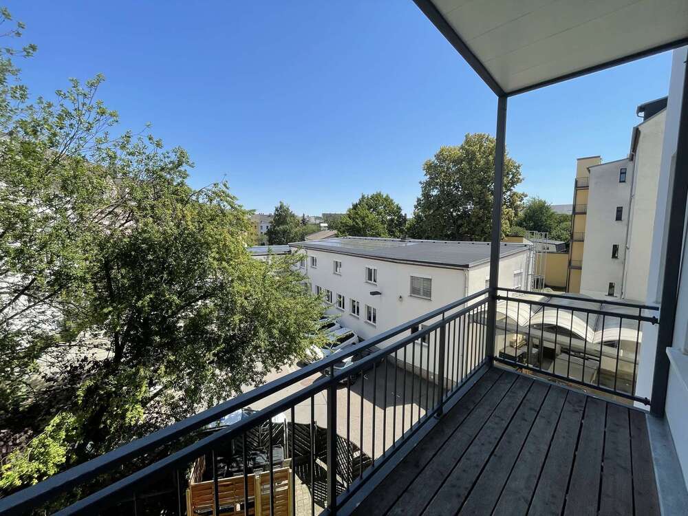 Thumbnail-Sanierte 3 Raumwohnung mit großem Balkon in zentraler Lage!