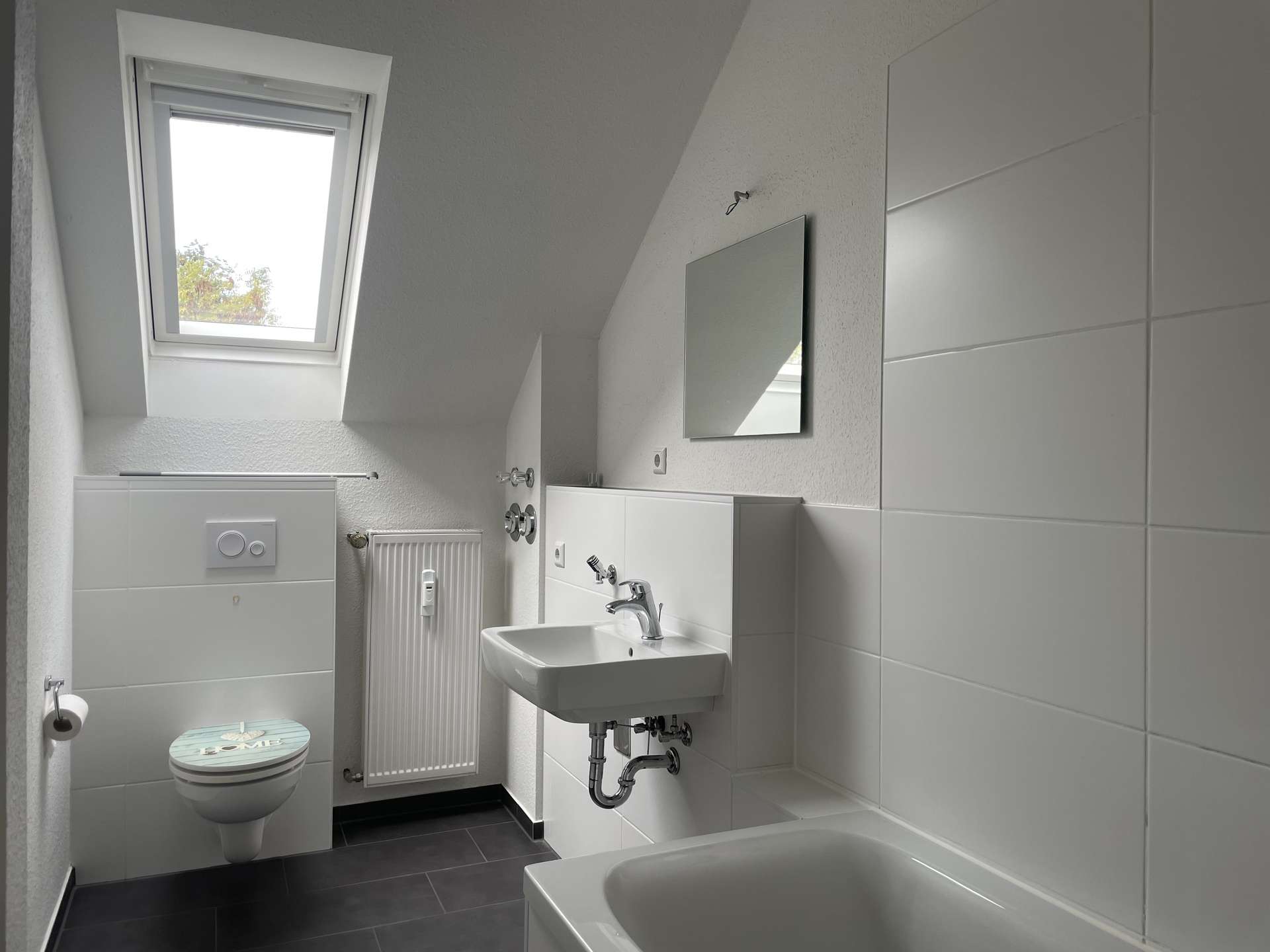 Thumbnail-3 Raumwohnung mit modernem Bad in guter Wohnlage von Altchemnitz!