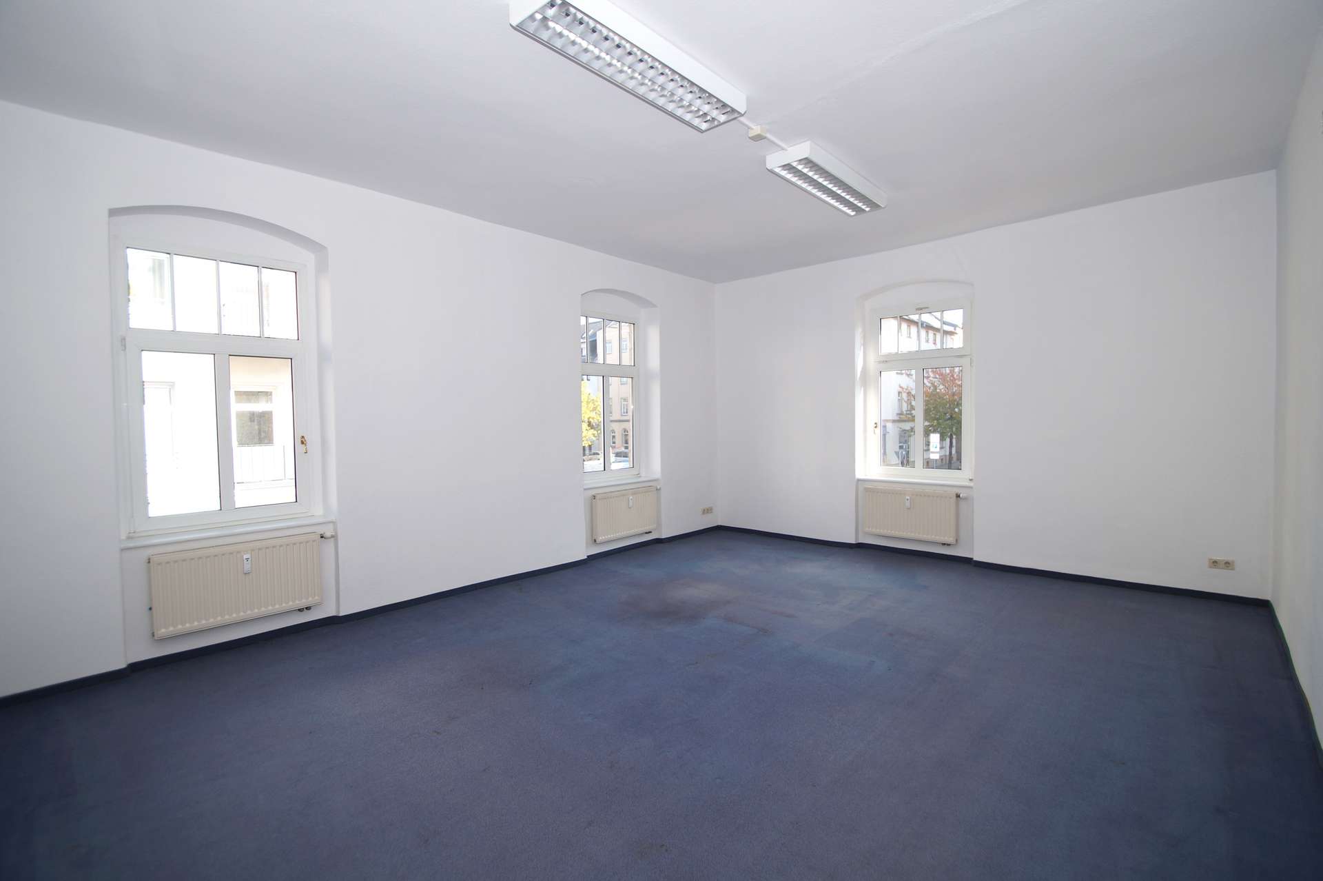 Thumbnail-Umbau nach Ihren Wünschen! Helle Büro- Praxisfläche in zentraler Lage!