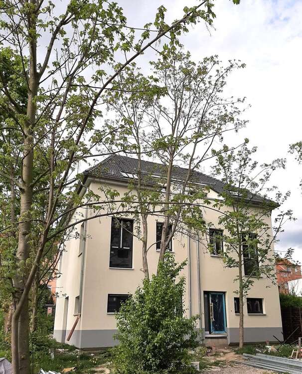 Thumbnail-Exklusiv Doppelhaushälfte über 3 Etagen mit Terrasse und Garten