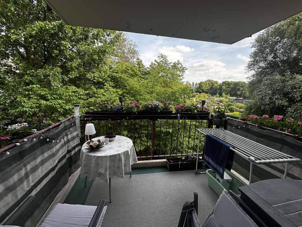 Thumbnail-Großzügige Eigentumswohnung mit Sonnenbalkon – ruhig gelegen in Anger-Crottendorf