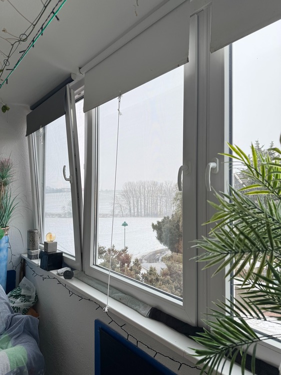 Thumbnail-Helle 2,5-Zimmer-Wohnung 50 qm mit verglastem Balkon