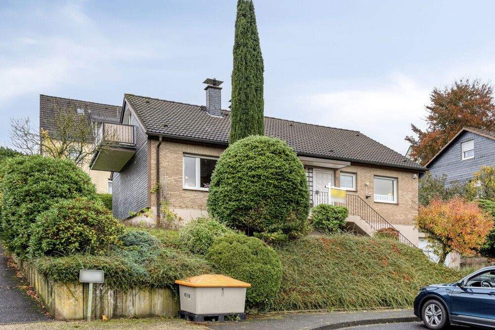 Thumbnail-Einfamilienhaus mit viel Potenzial freut sich auf neue Eigentümer