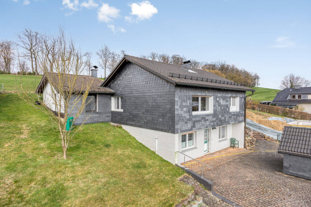 Thumbnail-Einfamilienhaus mit viel Potenzial in grüner Lage von Wipperfürth Ohl