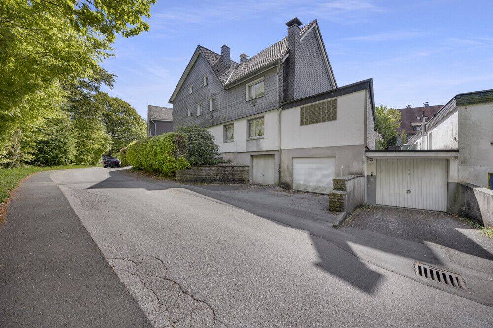 Thumbnail-Dreifamilienhaus in ruhiger Stadtrandlage auf einem Erbbaurechtgrundstück