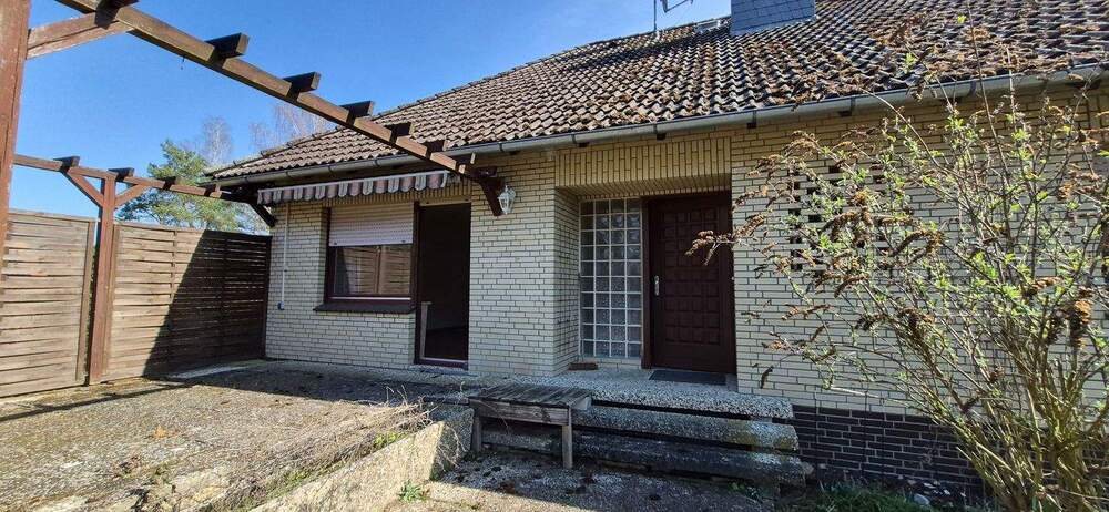 Terrasse und Eingangsbereich 