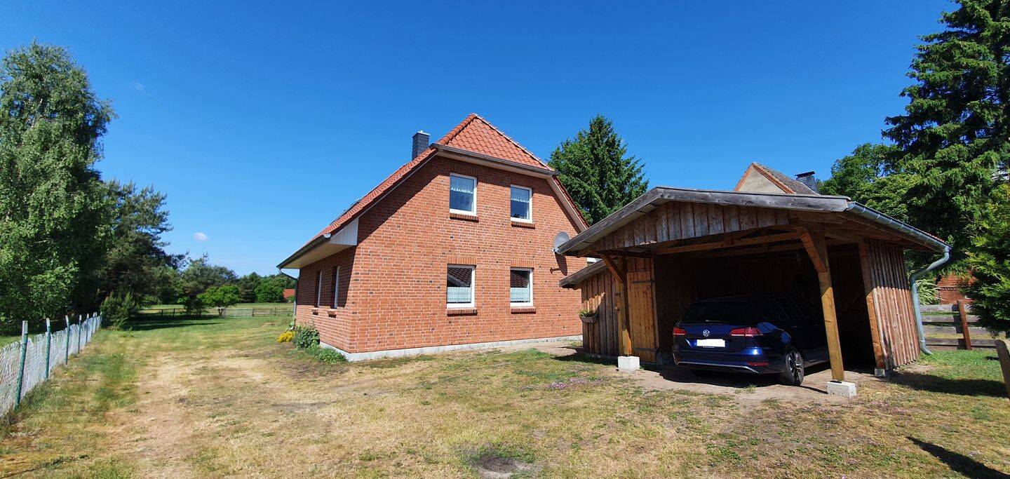 Thumbnail-Neuwertiges EFH mit Wärmepumpe, Carport, 2 Bäder, EBK und eigenes Grünland