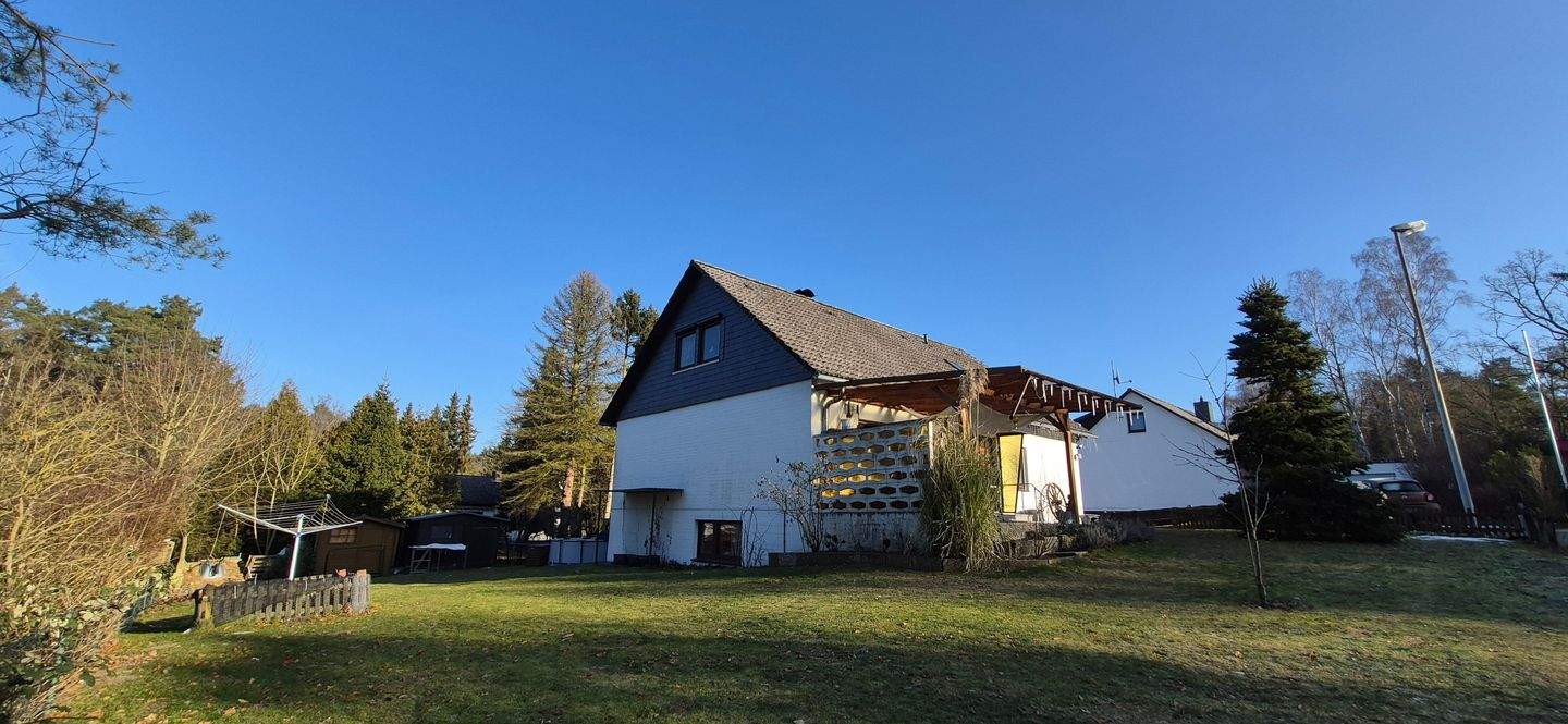 Thumbnail-In ruhiger Sackgassenlage * 1-2 Familienhaus * Küche mit EBK * 2 Bäder * Vollkeller * Garage