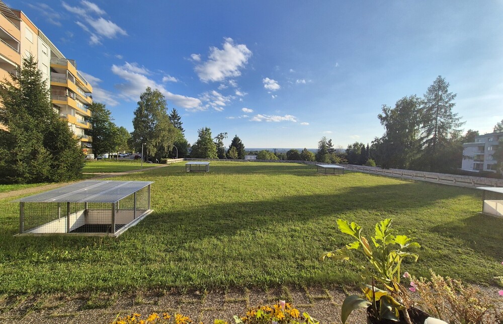 Thumbnail-Helle 3,5 Zimmer-Erdgeschosswohnung mit eigenem Eingang, Balkon und TG-Stellplatz