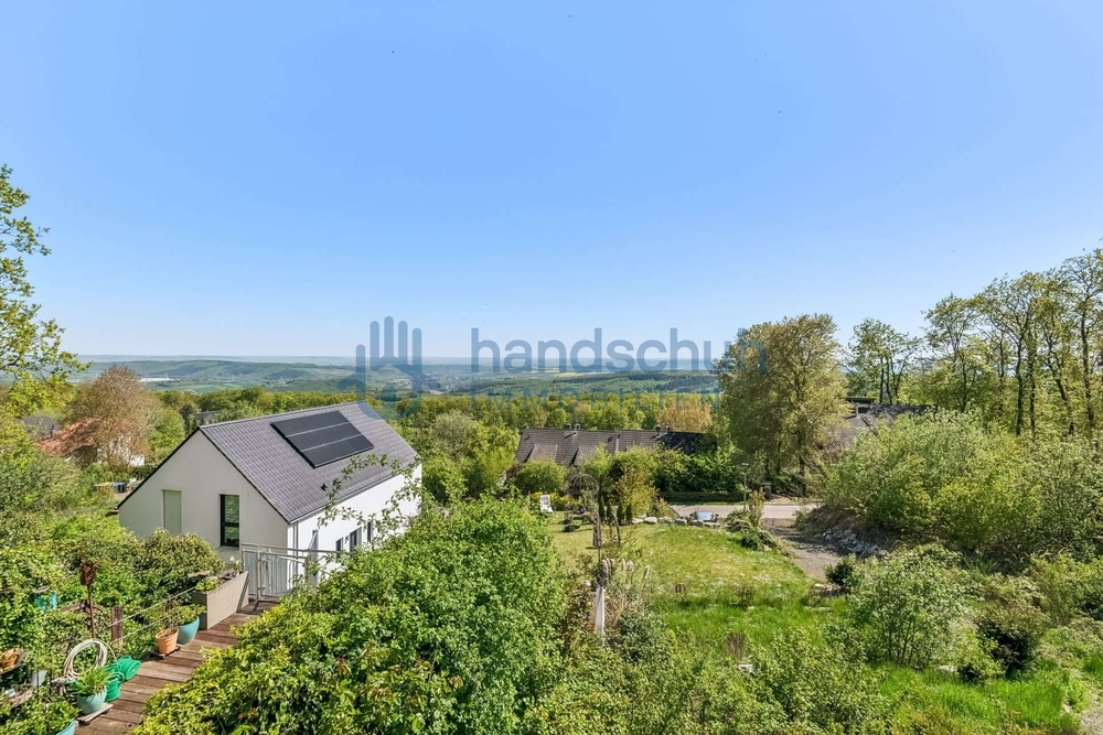 Thumbnail-Reihenendhaus mit unverbaubarem Ausblick. Kein Erbbaurecht und großem Grundstück