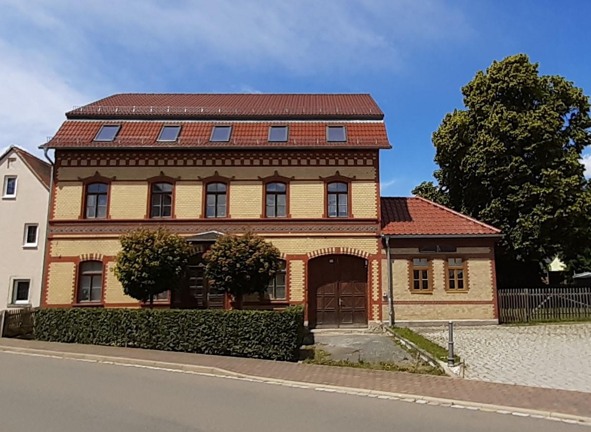 Thumbnail-Schönes Mehrfamilienhaus mit Garten, Brunnen, Stellplätzen