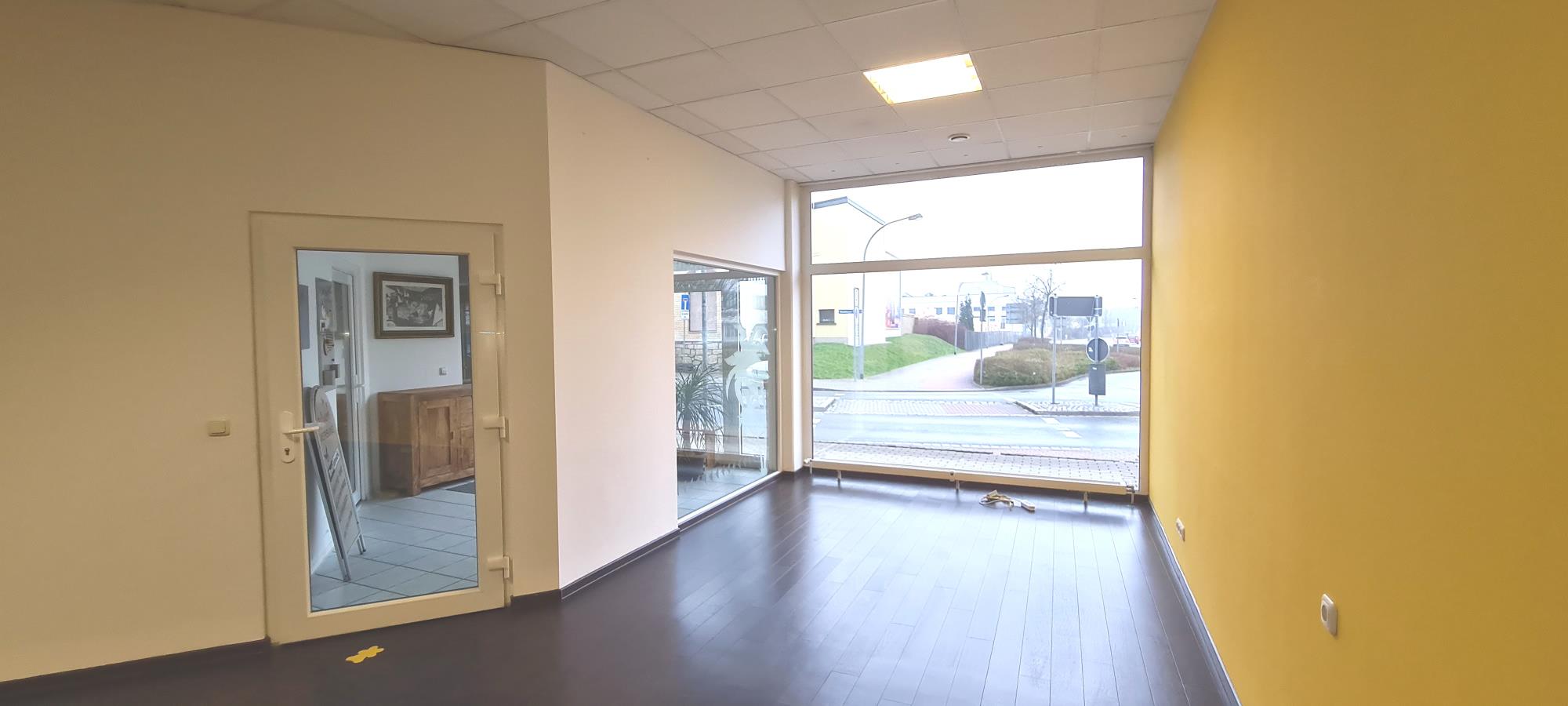 Thumbnail-Große Laden-, Büro- oder Praxisfläche in Hermsdorf