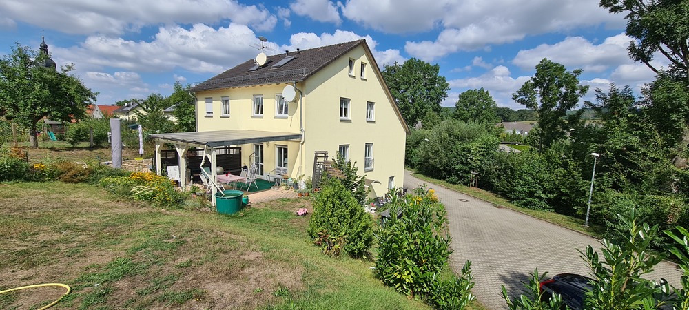 Thumbnail-Doppelhaushälfte mit sehr großem Randgrundstück nahe Jena